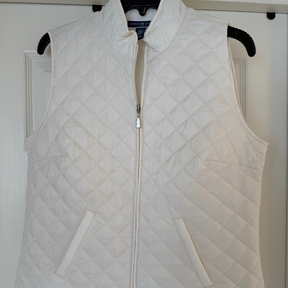 Karen Scott Sport Lightweight White Vest